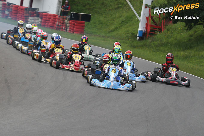 Danny Kroes aan kop Rotax Max Junior